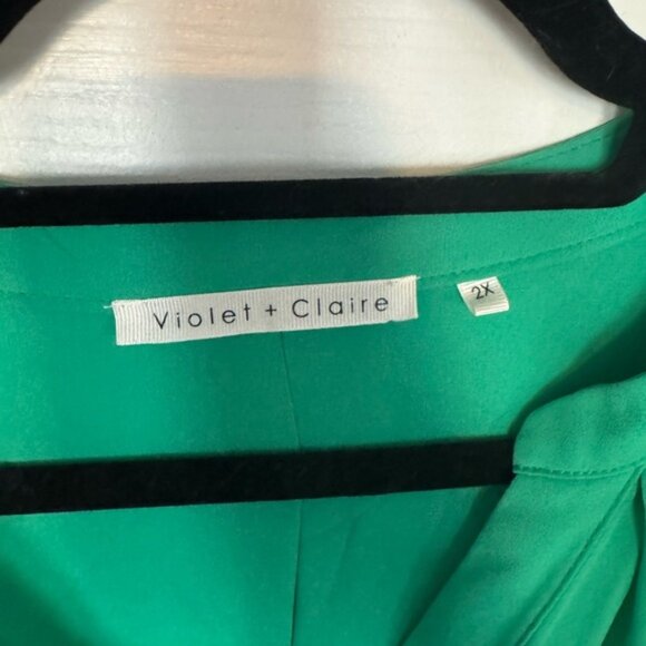 Emerald Green Women's Top - Picture 3 of 3